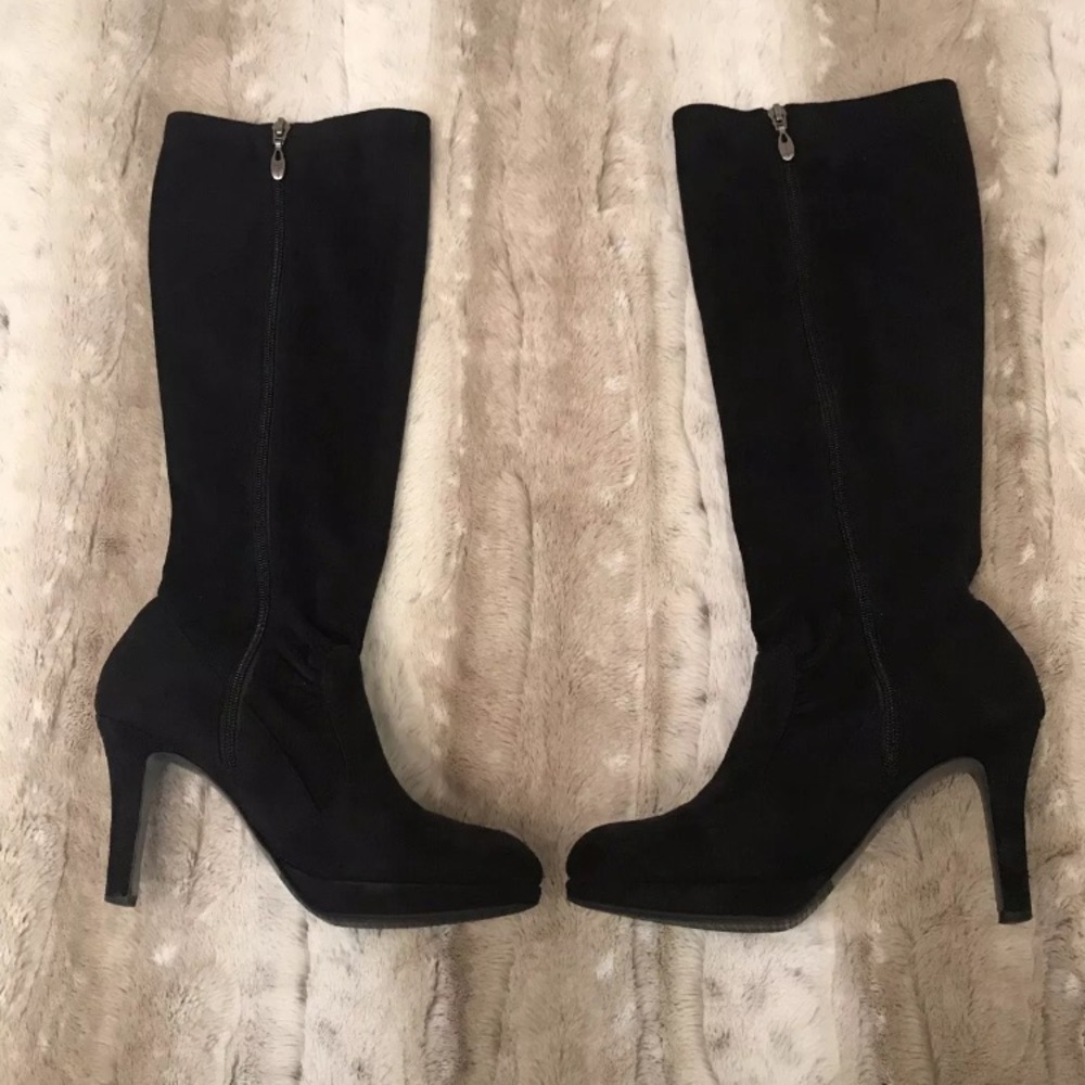Tahari Knee High Black High Heeled Boots Size 7.5